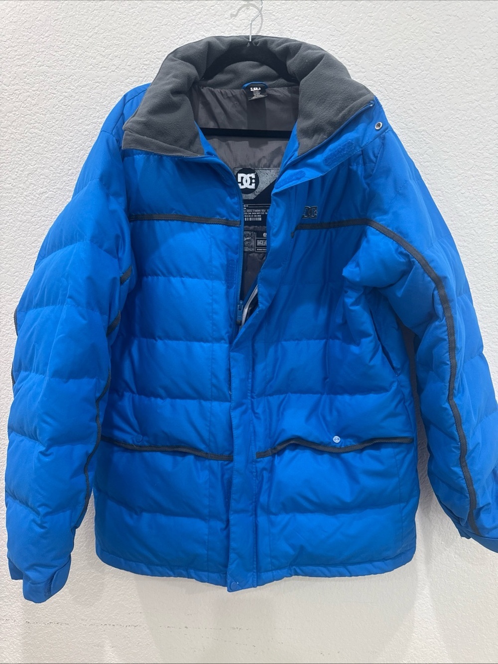DC Shoes Mens Large Blue Down Snowboard Ski Jacket EXOTEX 5K Hooded Winter Coat